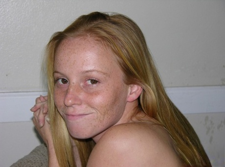 Teen amateur Alyssa Hart wears nothing more than the freckles on her face 54910083
