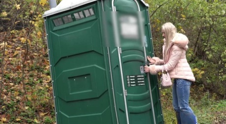 Blonde Katy Sky has to drop her jeans & pee in public because of locked toilet 20718447