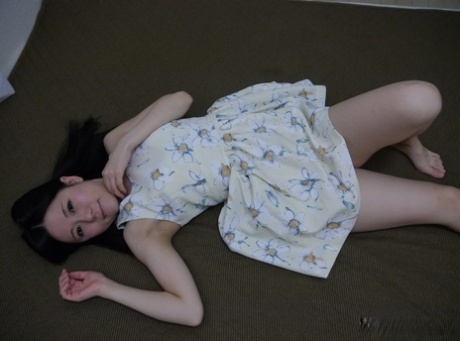 Japanese girl Mai Araki exposes her underwear while wearing a short dress 41784349