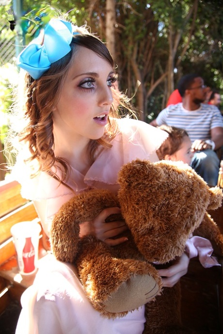 Cosplay teen Nickey Huntsman takes care of Ryan's hard sausage in the van 26682074