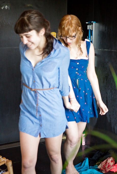 Hairy bush lesbian amateurs Hania and Lulu putting on their clothes 29460065