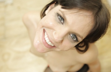 Bobbi Starr gets her face covered with cum after interracial blowbang 59904610